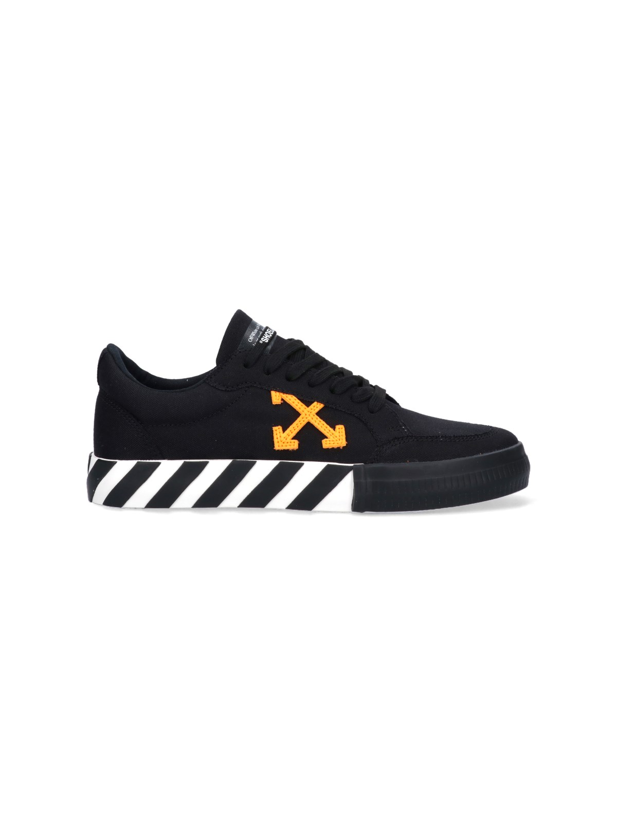Off-white 'vulcanized' Low-top Sneakers In Nero