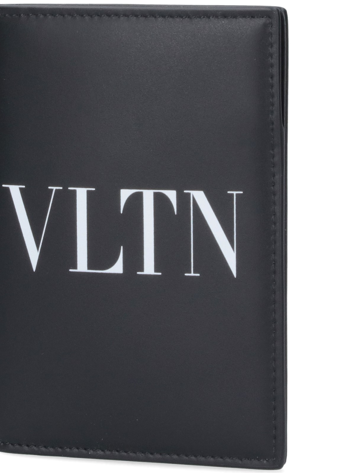 Valentino passport discount