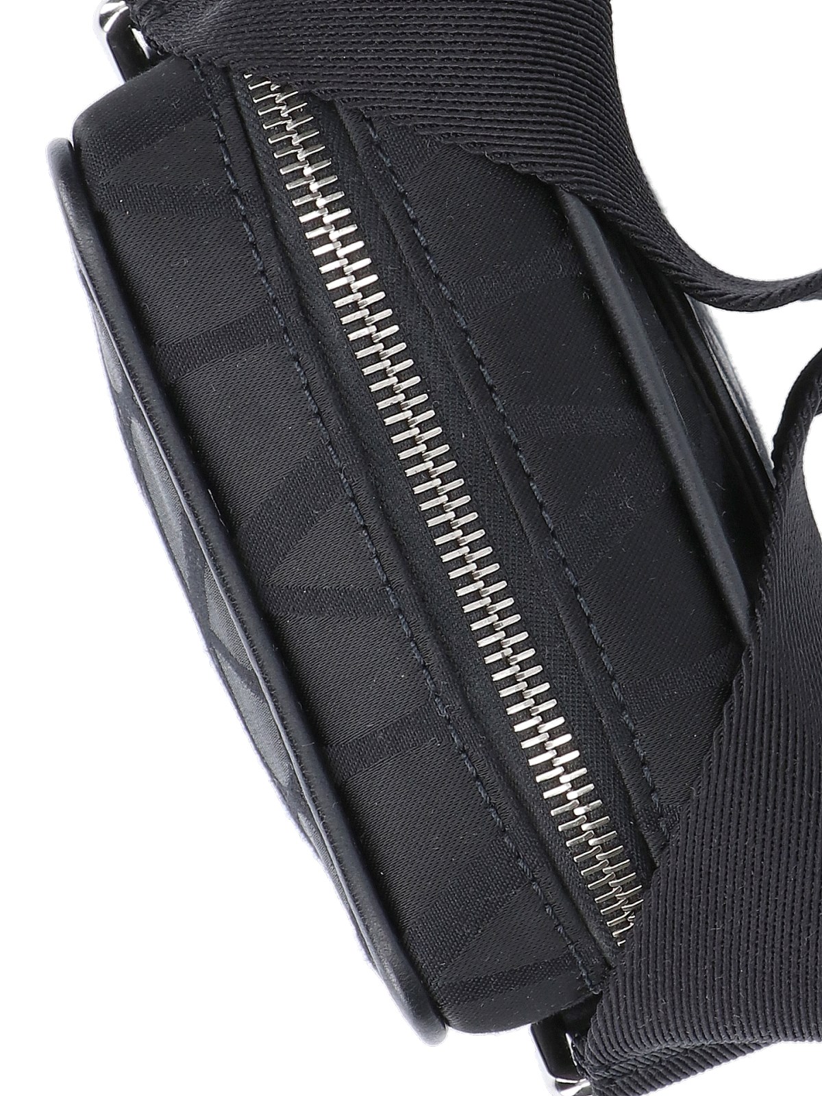 VALENTINO☆Vロゴ Iconograph ボディ スリングバッグ UNISEX Valentino garavani 'iconographe' crossbody bag available on