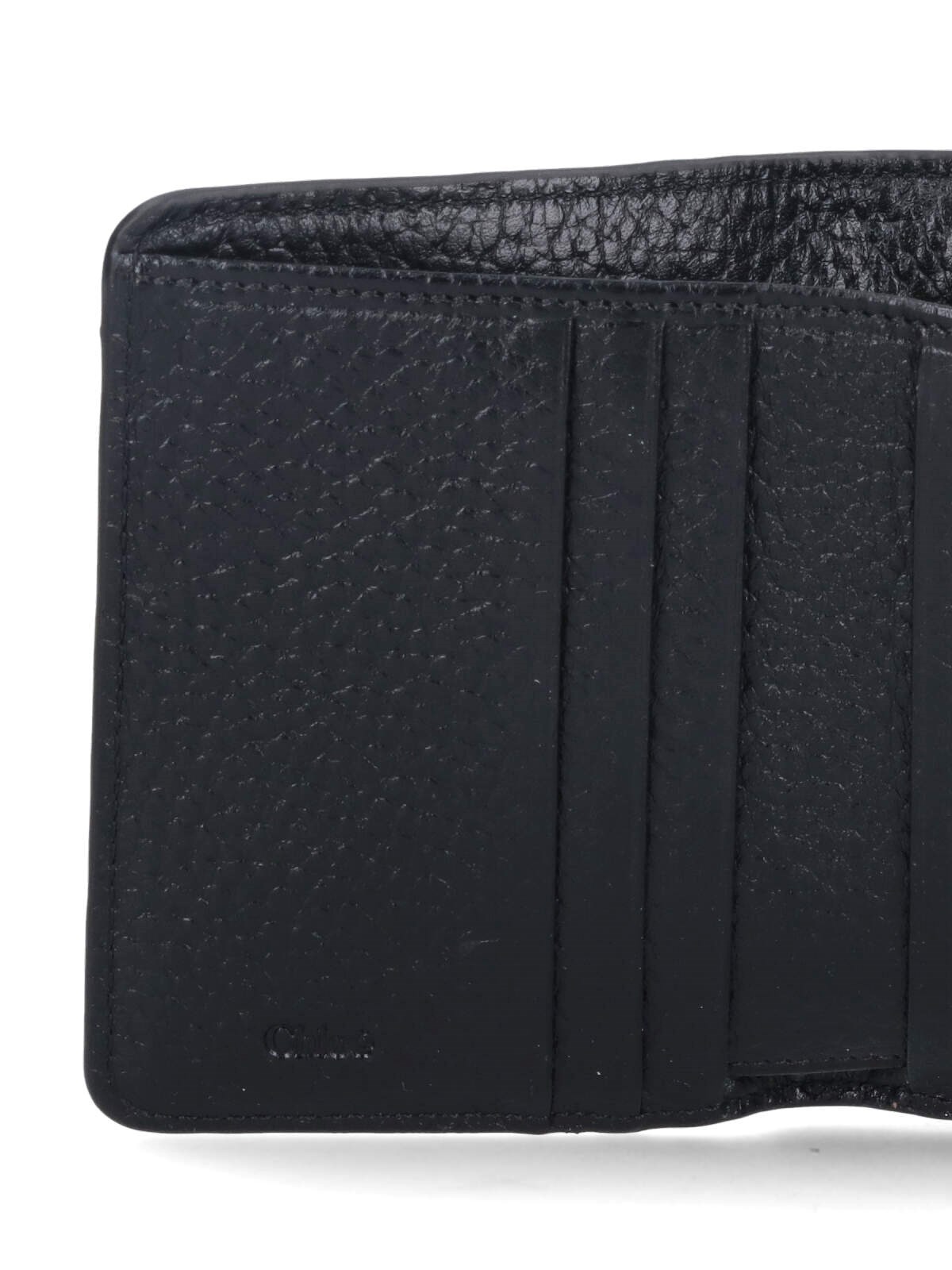 【送料&関税込】ChloAC Tri-fold Logo Wallet Chloé TRI-FOLD LOGO WALLET | sugar | REVERSIBLE