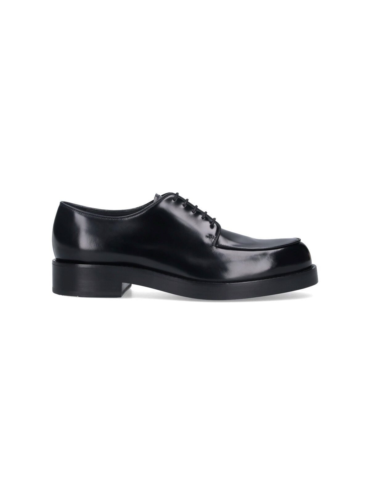 Prada Lace-up Shoes In Patent Leather In Black
