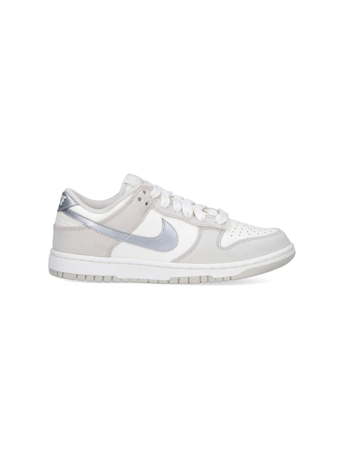 Nike "dunk Low Retro" Sneakers In White